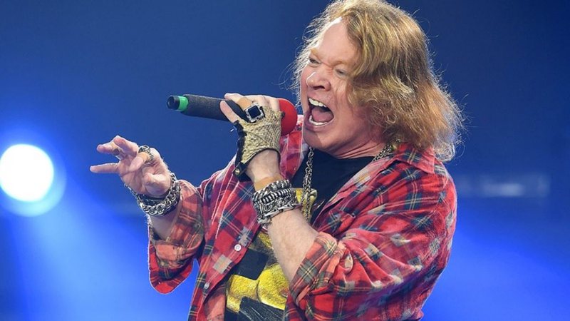 http://www.lea.co.ao/images/noticias/axl-rose no show dos acdc.jpg